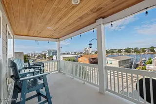 910 Canal Drive Unit B, Carolina Beach, NC 28428 — 4-bedroom condo, Carolina Beach, NC, photo 16 of 55: images-16