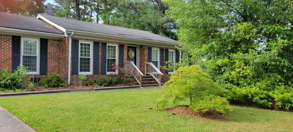210 Pearl Drive, Greenville, NC 27834 – photo 1 of 8: Front Walk