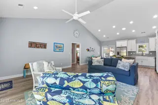 217 Sellers Street, Oak Island, NC 28465 — 3-bedroom home in Yaupon Beach, Oak Island, NC, photo 10 of 37