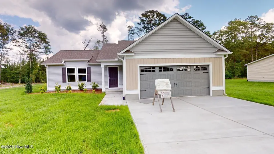 304 Grand Oaks Drive, Goldsboro, NC 27530 – photo 1 of 34: Main