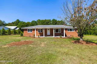 858 Maysville School Road, Mount Olive, NC 28365 — 3-bedroom home, Mount Olive, NC, photo 2 of 59