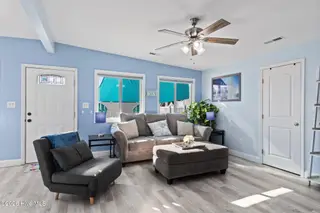 601 Emerald Drive, Emerald Isle, NC 28594 – photo 24: Living Room