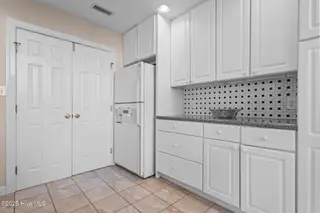 103 N Permuda Wynd Drive, North Topsail Beach, NC 28460 – photo 17: Kitchen