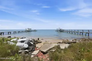 202 Willis Drive, Harkers Island, NC 28531 – photo 22: 25-web-or-mls-202 Willis Dr 025_edit