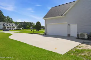 3204 Misty Pines Road, Greenville, NC 27858 – photo 7: 17-web-or-mls-BLS_0010 (1)