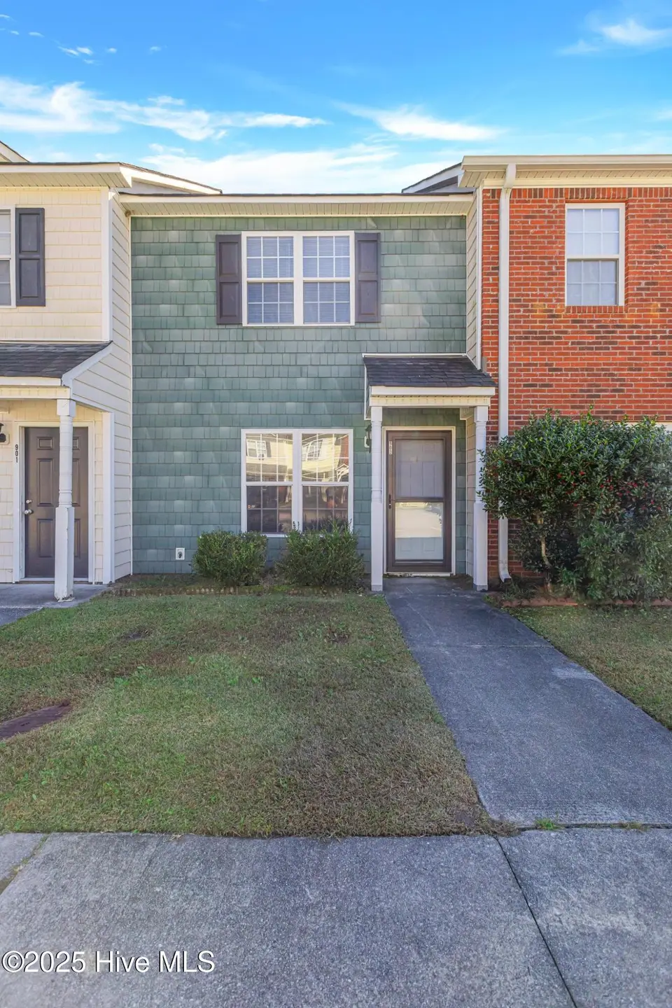 903 Springwood Drive, Jacksonville, NC 28546 – photo 1 of 19: 425A3298