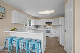 7403 Archers Creek Court, Emerald Isle, NC 28594 – photo 8: 28-web-or-mls-1S3A0184