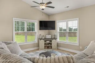305 E Theriault Court, Jacksonville, NC 28540 – photo 9: 11 (18)
