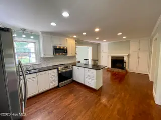 106 W Berkshire Road, Greenville, NC 27858 – photo 6: Kitchen