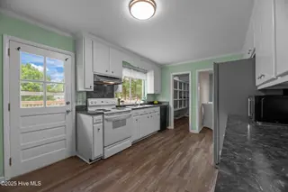 210 Glenburnie Drive, New Bern, NC 28560 – photo 21: 33-web-or-mls-DSC_4390