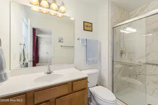 146 Quinn Hill Road, Newport, NC 28570 – photo 14: Primary ensuite
