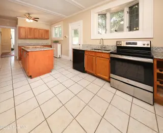 506 W Church Street, Elizabeth City, NC 27909 – photo 17: 4G8A6296