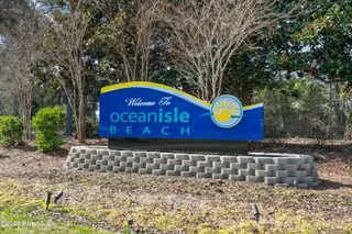 1064 Northbridge Court NW, Ocean Isle Beach, NC 28469 – photo 22: Ocean Isle Beach Sign