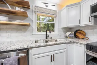 912 N Glenwood Trail, Southern Pines, NC 28387 – photo 15: 912 N Glenwood-23