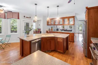 2790 Creek Bridge Court, Southport, NC 28461 — 3-bedroom home in St James, Southport, NC, photo 16 of 72: Chef is always in the conversation
