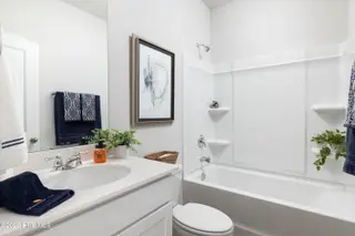 608 S Squires Run Lane, Richlands, NC 28574 – photo 20: Bathroom 2