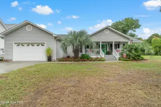 5874 Lake Joel Drive SW, Ocean Isle Beach, NC 28469 — 3-bedroom home in Crownstream, Ocean Isle Beach, NC, photo 6 of 47: 5874LakeJoelDrSW - 4