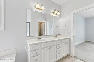 505 Village Green Drive A, Morehead City, NC 28557 – photo 14: Primary bathroom