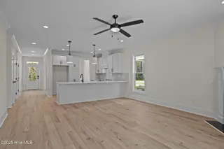 118 Pine View Boulevard, Beaufort, NC 28516 – photo 2: Main Living Space