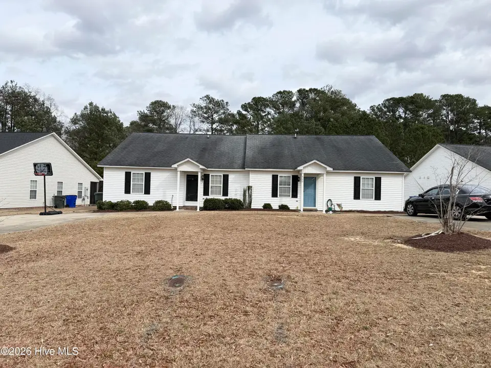 520 Lake Road A&B, Greenville, NC 27834 – photo 1 of 9: IMG_4668