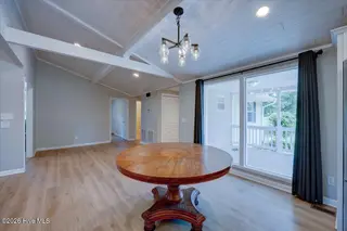 5107 White Oak Drive, Trent Woods, NC 28562 – photo 18: Tall Ceilings