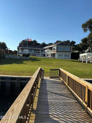 8120 Bald Eagle Lane, Wilmington, NC 28411 — 3-bedroom home in Porters Neck Plantation, Wilmington, NC, photo 2 of 7: Pier