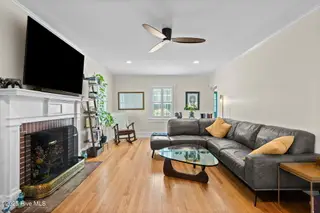 418 Forest Hills Drive, Wilmington, NC 28403 – photo 6: living room