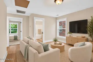 2303 Chestnut Street, Wilmington, NC 28405 — 3-bedroom home in Chestnut Heights, Wilmington, NC, photo 5 of 53: 2303 Chestnut Bonus Room virtual staging