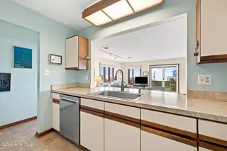 1308 Ocean Drive, Emerald Isle, NC 28594 – photo 24: kitchen