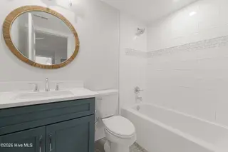 805 Mulberry Street Unit 112, Beaufort, NC 28516 — 1-bedroom condo in 805 Mulberry, Beaufort, NC, photo 17 of 24: Study Ensuite