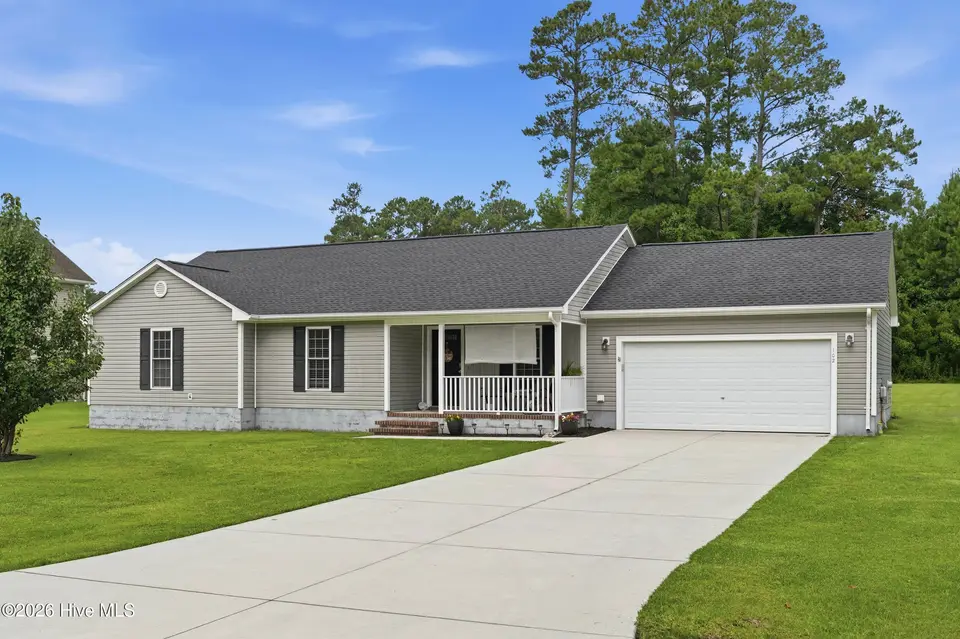 102 Laredo Drive, Jacksonville, NC 28540 – photo 1 of 41