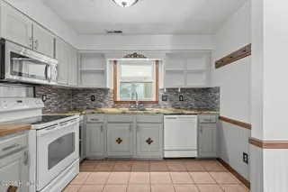 609 Mallard Drive, Jacksonville, NC 28540 — 3-bedroom home in Mallard Creek, Jacksonville, NC, photo 10 of 26: mallard-10