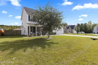 913 Courthouse Crossing, Jacksonville, NC 28546 — 4-bedroom home in Wantland's Ferry @ Towne Pointe, Jacksonville, NC, photo 3 of 40