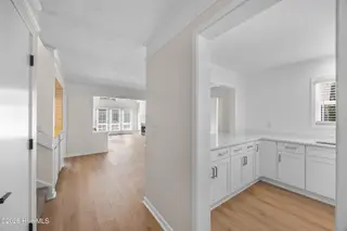 5122a Greenville Loop Road, Wilmington, NC 28409 — 4-bedroom townhome, Wilmington, NC, photo 10 of 56: 10_hallway