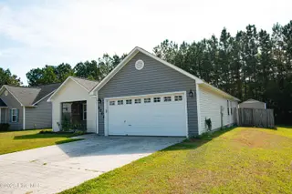 2002 W T Whitehead Drive, Jacksonville, NC 28546 – photo 4: DSC_4929