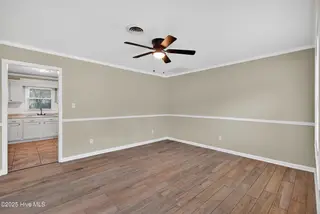 438 Kenwood Drive, Jacksonville, NC 28540 – photo 4: 04 (7)