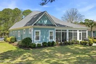 628 Kings Trail, Sunset Beach, NC 28468 – photo 10: 628_Kings_trail_1st_half_052
