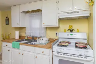 410 Brown Drive, New Bern, NC 28560 – photo 12: IMG_5760