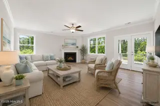 2514 Starling Lane, New Bern, NC 28562 – photo 2: Living Room (1)