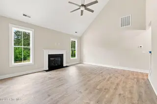 2428 Starling Lane, New Bern, NC 28562 – photo 6: 17-web-or-mls-0C0A0995_edit