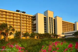 2700 N Lumina Avenue Unit 811, Wrightsville Beach, NC 28480 — 1-bedroom condo in Shell Island Resort, Wrightsville Beach, NC, photo 2 of 44