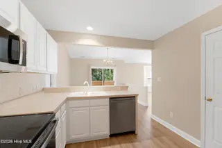 424 Commerce Avenue D, Morehead City, NC 28557 – photo 13: Kitchen