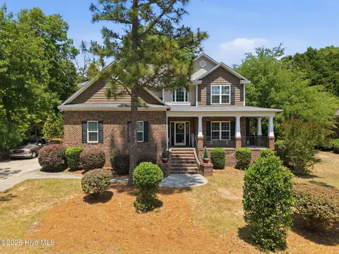 585 Burning Tree Road 10, Pinehurst