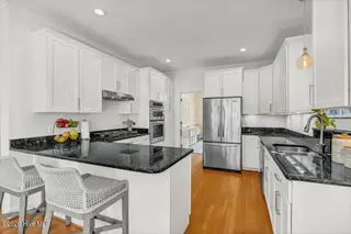 1907 Pembroke Jones Drive, Wilmington, NC 28405 — 4-bedroom home in Landfall, Wilmington, NC, photo 12 of 49: 007_img_1289_772
