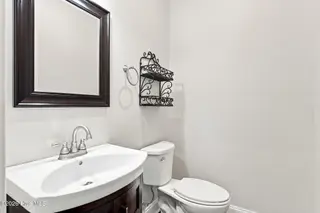 172 Champions Ridge Drive, Southern Pines, NC 28387 – photo 17: 20-web-or-mls-DSC05382
