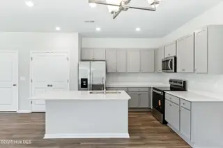 602 S Squires Run Lane, Richlands, NC 28574 – photo 12: Kitchen