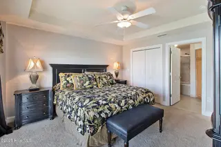 100 Olde Towne Yacht Club Drive 512, Beaufort, NC 28516 – photo 20: Primary bedroom suite
