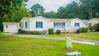 1076 Clubview Lane SW, Calabash, NC 28467 — 3-bedroom manufactured home in Village At Calabash, Calabash, NC, photo 2 of 23