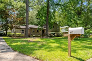 208 Greenwood Drive, Greenville, NC 27834 – photo 5: 4-web-or-mls-LHV_8611