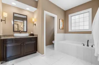 310 White Swan Court, Wilmington, NC 28412 — 3-bedroom home in Village at Motts Landing, Wilmington, NC, photo 20 of 50: 310WhiteSwanCt-204
